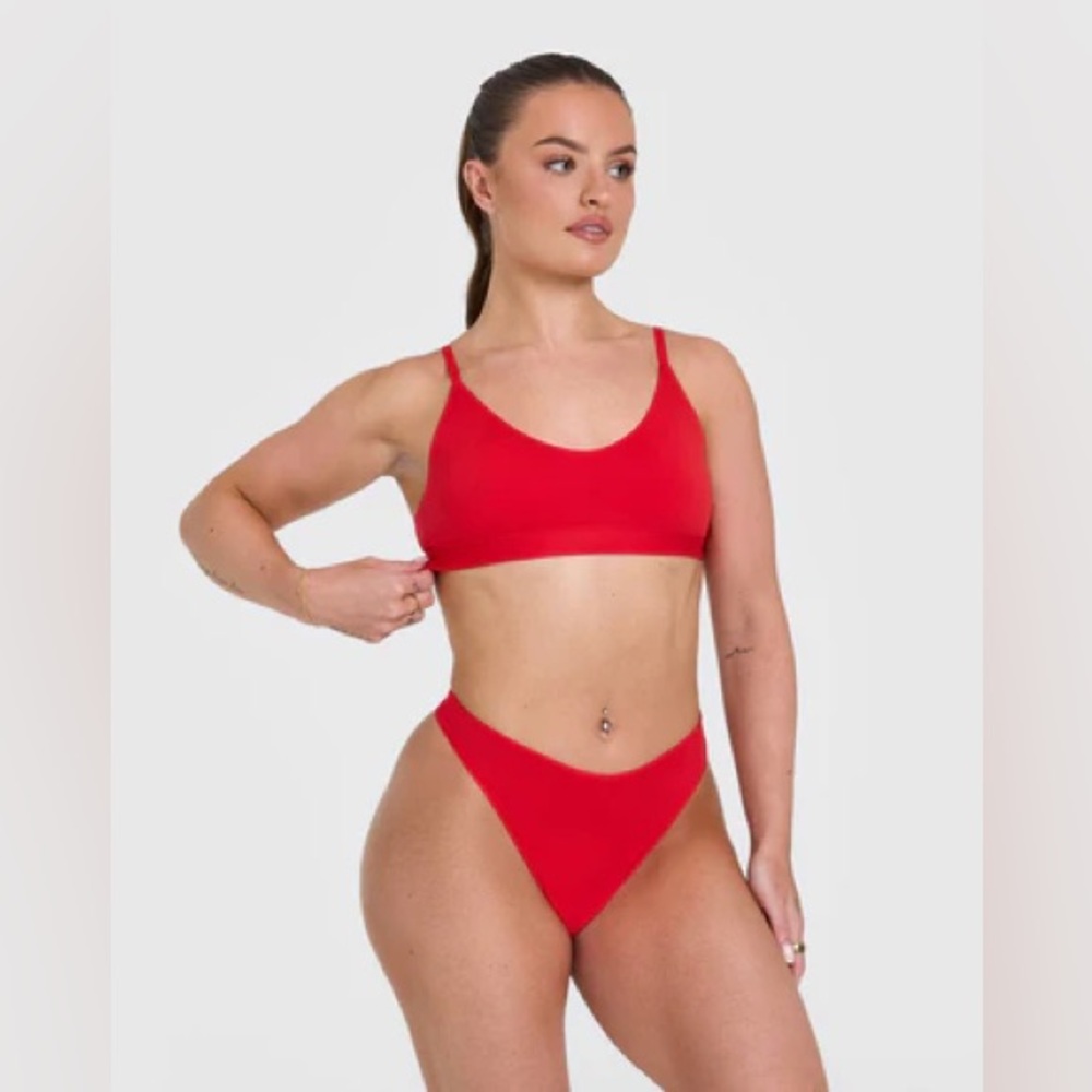 🆕 Oner Active Vibrant MUSCLE MOMMY RED Silhouette Bralette